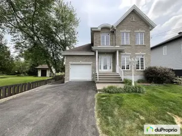 Detached House with x Bedrooms, x Bathroom