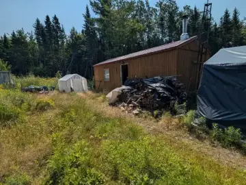 Cottage with xxx sqft, x Bedroom, x Bathroom