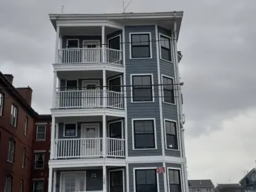 Condominium with xxxx sqft, x Bedrooms, x Bathrooms