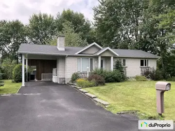 Detached House with x Bedrooms, x Bathroom