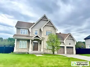 Detached House with x Bedrooms, x Bathrooms