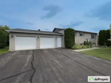 Detached House with x Bedrooms, x Bathrooms