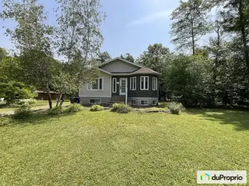 Detached House with x Bedrooms, x Bathrooms