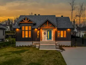 Detached House with x Bedrooms, x Bathrooms