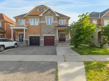 Detached House with xxxx sqft, x Bedrooms, x Bathroom