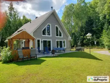 Detached House with x Bedrooms, x Bathrooms