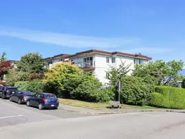Detached House with xxx sqft, x Bedroom, x Bathroom