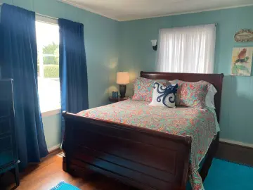 Cottage with xxxx sqft, x Bedrooms, x Bathrooms
