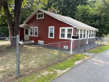 Detached House with xxxx sqft, x Bedrooms, x Bathroom