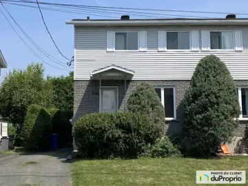 Semi Detached with x Bedrooms, x Bathroom