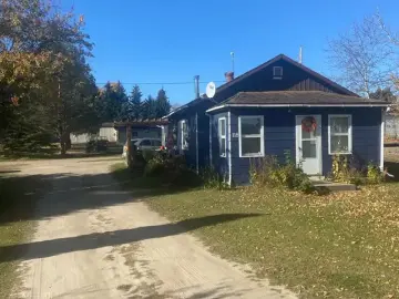 Detached House with x Bedrooms, x Bathroom