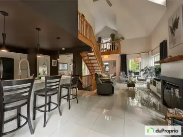 Semi Detached with x Bedrooms, x Bathrooms