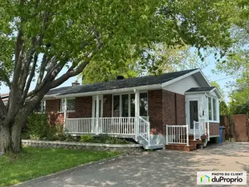 Detached House with x Bedrooms, x Bathroom