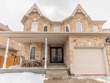 Detached House with xxxx sqft, x Bedrooms, x Bathroom