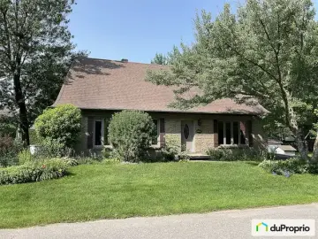 Semi Detached with x Bedrooms, x Bathroom