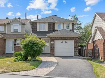 Detached House with x Bedrooms, x Bathrooms