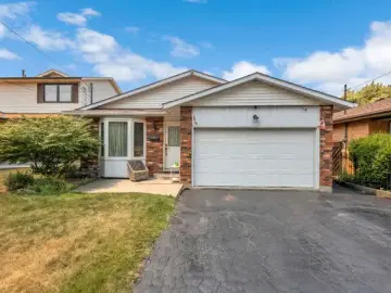 Detached House with x Bedrooms, x Bathrooms
