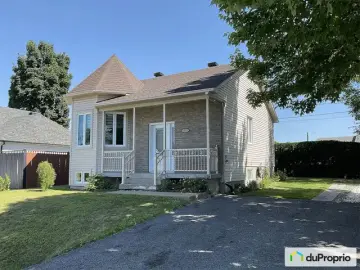 Detached House with x Bedrooms, x Bathrooms
