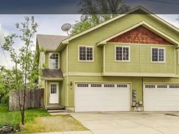 Detached House with xxxx sqft, x Bedrooms, xx Bathroo