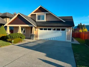 Detached House with xxxx sqft, x Bedrooms, x Bathroom