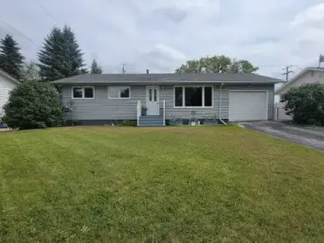 Detached House with xxxx sqft, x Bedrooms, x Bathroom