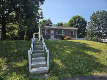 Detached House with xxxx sqft, x Bedrooms, x Bathroom