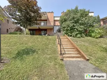 Condominium with x Bedrooms, x Bathroom