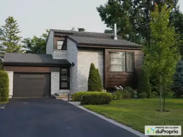 Detached House with x Bedrooms, x Bathrooms