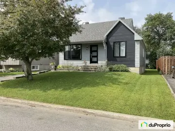 Detached House with x Bedrooms, x Bathrooms