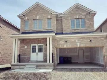 Detached House with x Bedrooms, x Bathrooms