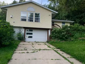 Detached House with xxxx sqft, x Bedrooms, x Bathroom