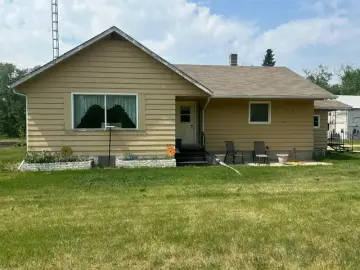 Detached House with x Bedrooms, x Bathroom