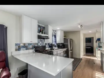 Detached House with xxx sqft, x Bedrooms, x Bathroom