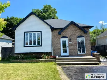 Detached House with x Bedrooms, x Bathrooms