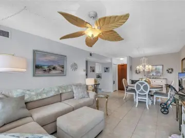 Condominium with x Bedrooms, x Bathrooms