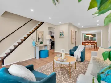 Detached House with xxxx sqft, x Bedrooms, x Bathroom