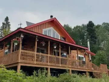 Detached House with x Bedrooms, x Bathroom