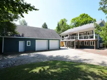 Detached House with x Bedrooms, x Bathrooms