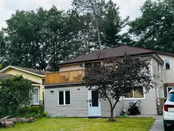 Detached House with x Bedrooms, x Bathrooms