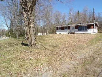 Detached House with xxxx sqft