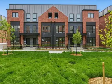 Semi Detached with x Bedrooms, x Bathrooms