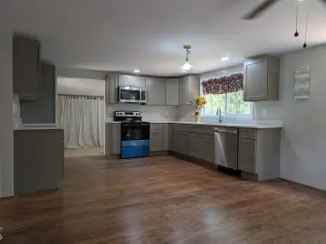 Detached House with xxxx sqft, x Bedrooms, x Bathroom