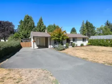 Detached House with x Bedrooms, x Bathroom