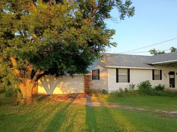 Detached House with xxxx sqft, x Bedrooms, x Bathroom