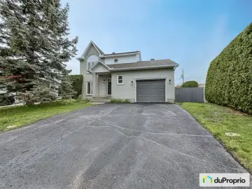 Detached House with x Bedrooms, x Bathrooms