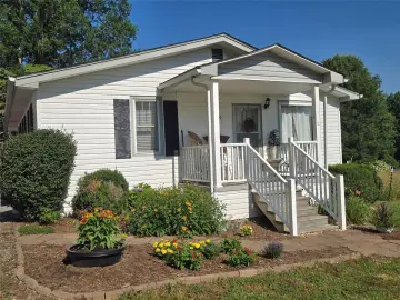 Cottage with xxxx sqft, x Bedrooms, x Bathroom