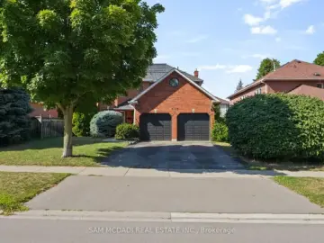 Detached House with x Bedrooms, x Bathrooms
