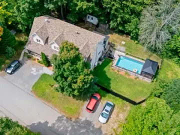 Detached House with x Bedrooms, x Bathrooms