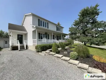 Detached House with x Bedrooms, x Bathroom