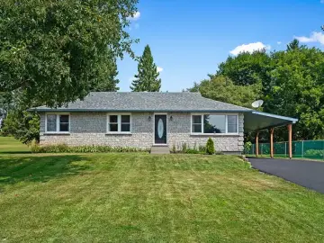Detached House with x Bedrooms, x Bathrooms